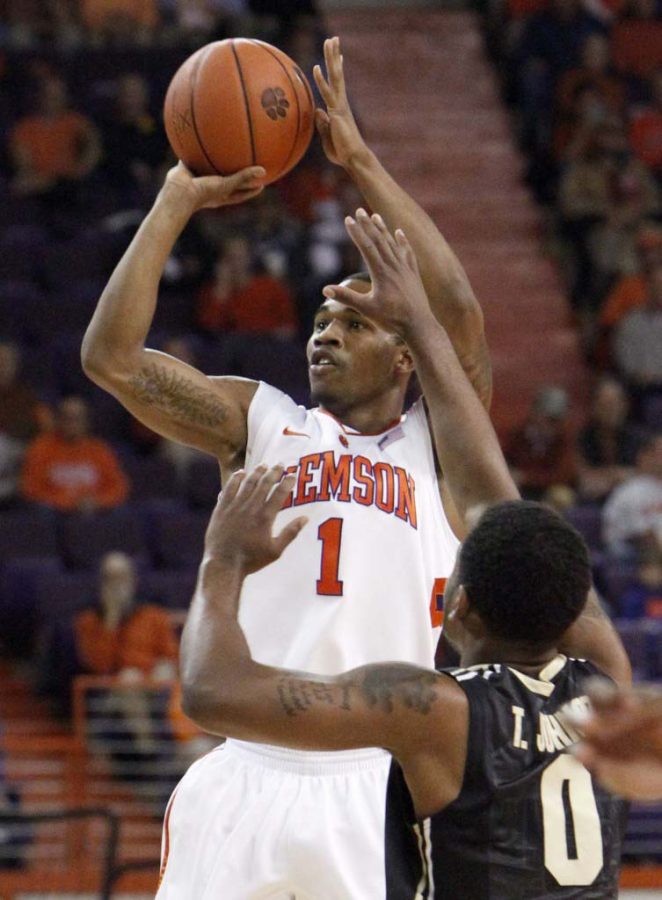 Transfer T.J. Sapps averaged 15.1 minutes and 3.6 points during the Clemson Tigers’ first seven games. || Photo courtesy of Sefton Ipock/ Independent Mail
