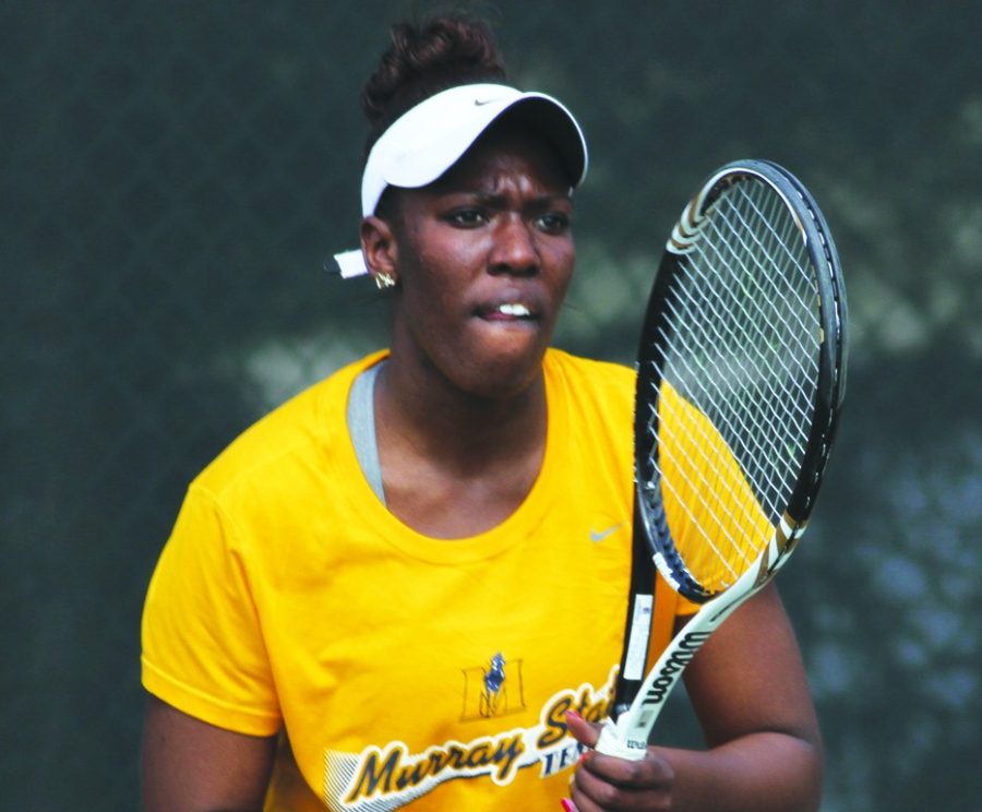 Senior+Ashley+Canty+focuses+on+an+incoming+pass.+Canty+picked+up+wins+in+both+singles+and+doubles+in+the+matches+against+Southeast+Missouri.+%7C%7C+Photo+courtesy+of+Sports+Information
