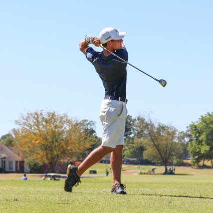 Nicole Ely/The News
Matthew Zakutney, junior from Paducah, Kentucky, finishes his swing on the fairway.