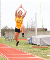 McKenna DosierThe News
Jill Jachino, senior from Taylorville, Illinois, competes in triple jump at Murray State April 1.