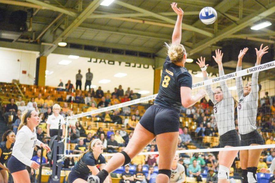 Volleyball advances to OVC championship game