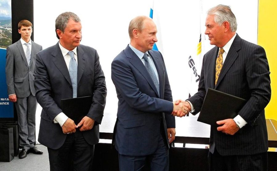 Tillerson+shakes+hands+with+Vladimir+Putin%2C+president+of+Russia.+Photo+courtesy+of+Wikimedia+Commons.