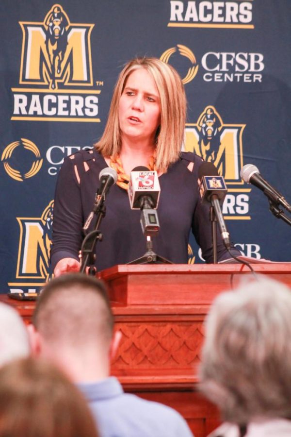 Former Racer named new womens basketball head coach