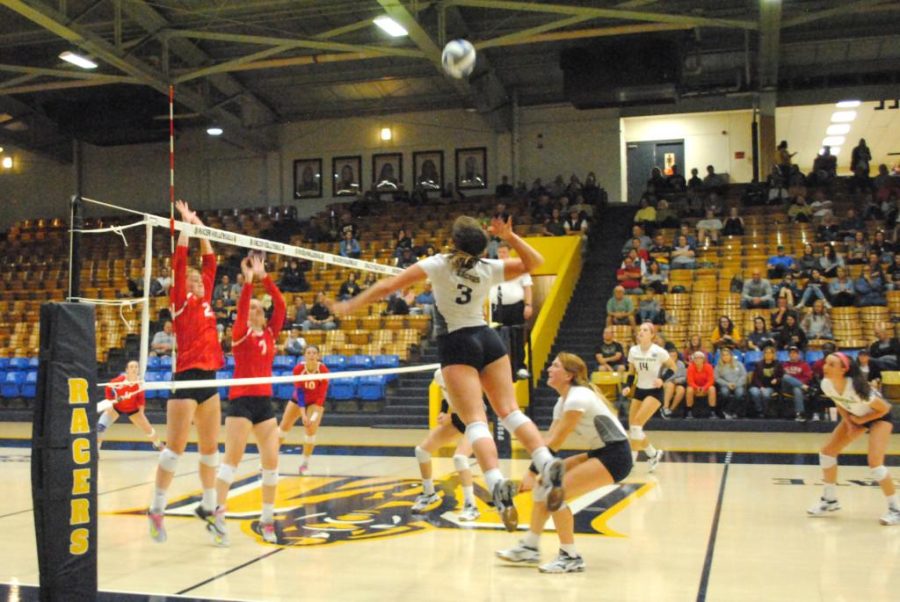 Volleyball takes advantage of two-game home stand