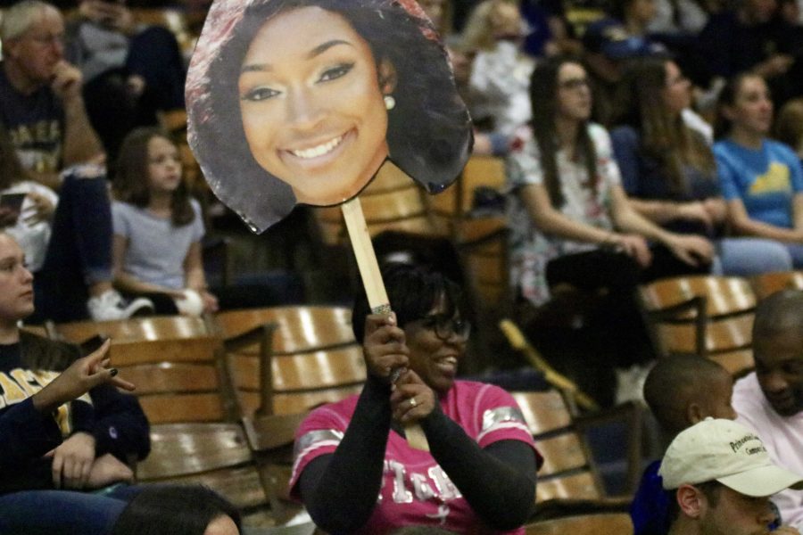 Dacias mother, Kelly, roots on her daughter at Murray States game against Austin Peay. (Blake Sandlin/TheNews)