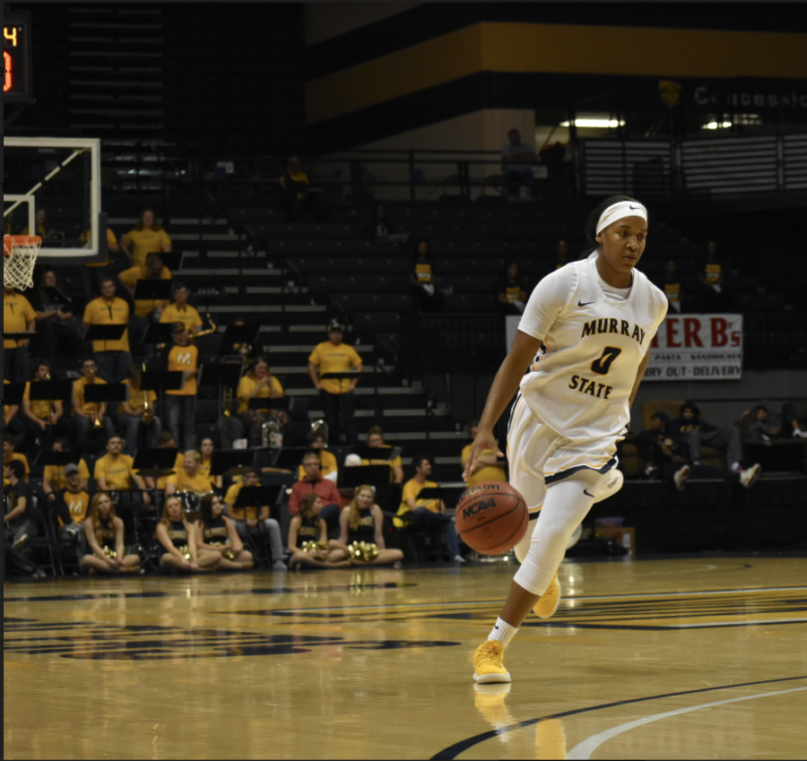 Janika+Griffith-Wallace+prepares+to+perform+a+crossover.%28Photo+by+Gage+Johnson%2FTheNews%29
