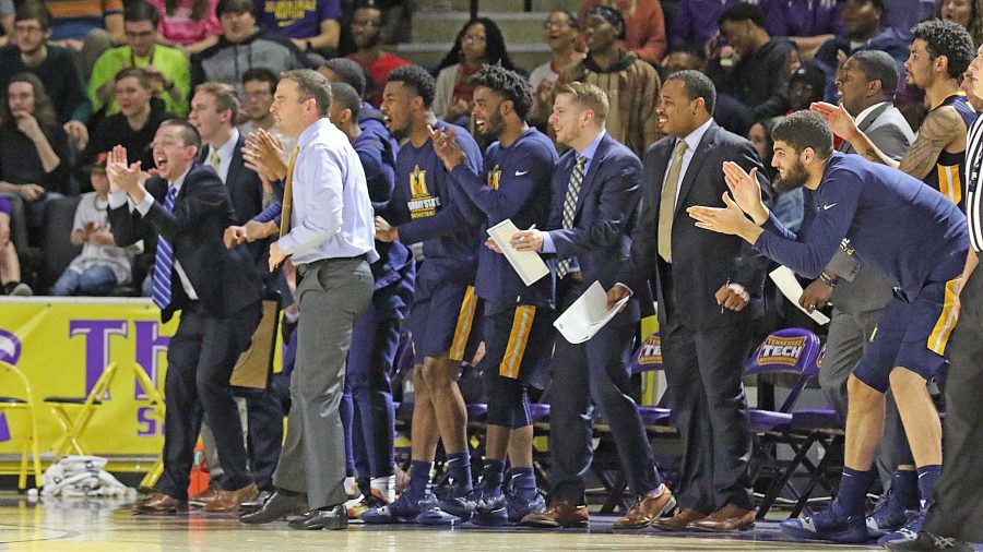 Racers bench celebrates after a big offensive possession. (Photo by Dave Winder/Murray State Athletics)