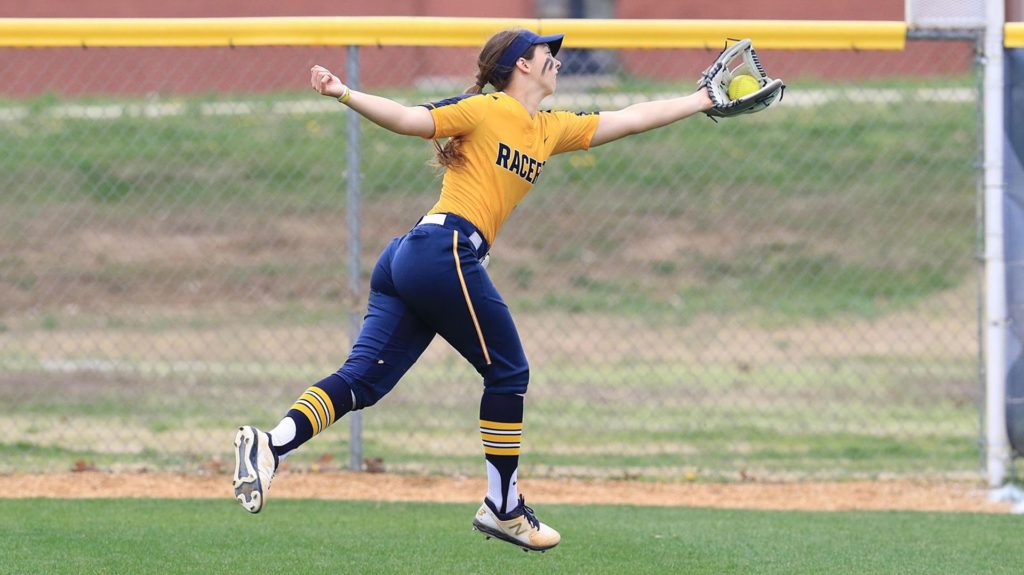Sophomore outfielder Logan Braundmeier reaches out to catch a fly ball in Clarksville, Tennessee. (Photo by Dave Winder/Racer Athletics)