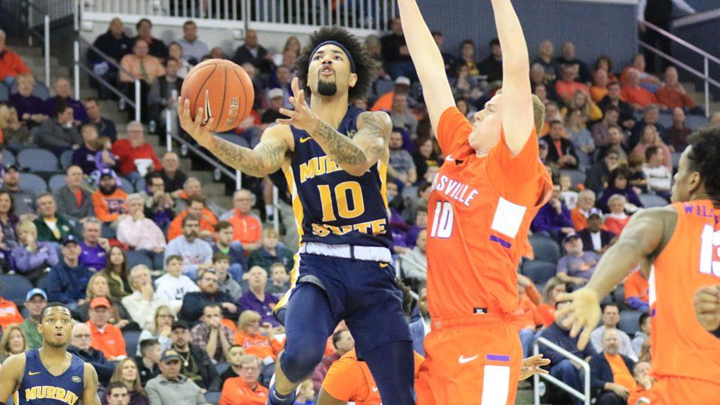 Sophomore guard Tevin Brown drives to the lane against Evansville. (Photo courtesy of Racer Athletics)