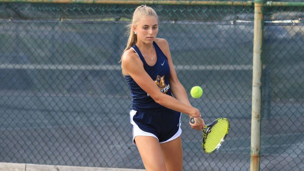 Freshman Gabrielle Geolier competed in her first match as a Racer against North Alabama on Thursday, Jan. 21. (Photo courtesy of Dan Hasko/Racer Athletics)