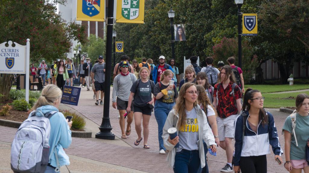 Murray State students presently are not required to wear masks while outdoors, only when indoors. The mandate can be revised as county, state conditions change. (Joey Reynolds/The News)