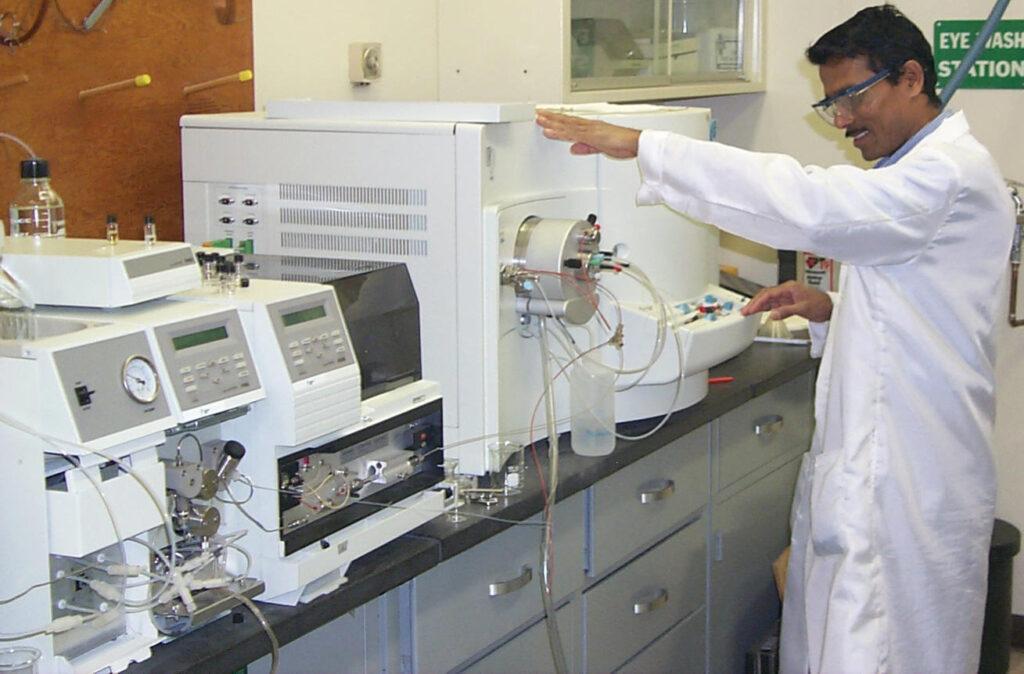 Fulbright+Specialist+Bommanna+Loganathan%2C+Murray+State+professor%2C+analyzes+blood+samples+in+an+Environmental+National+Laboratory+%28Photo+courtesy+of+Bommanna+Loganathan%29.