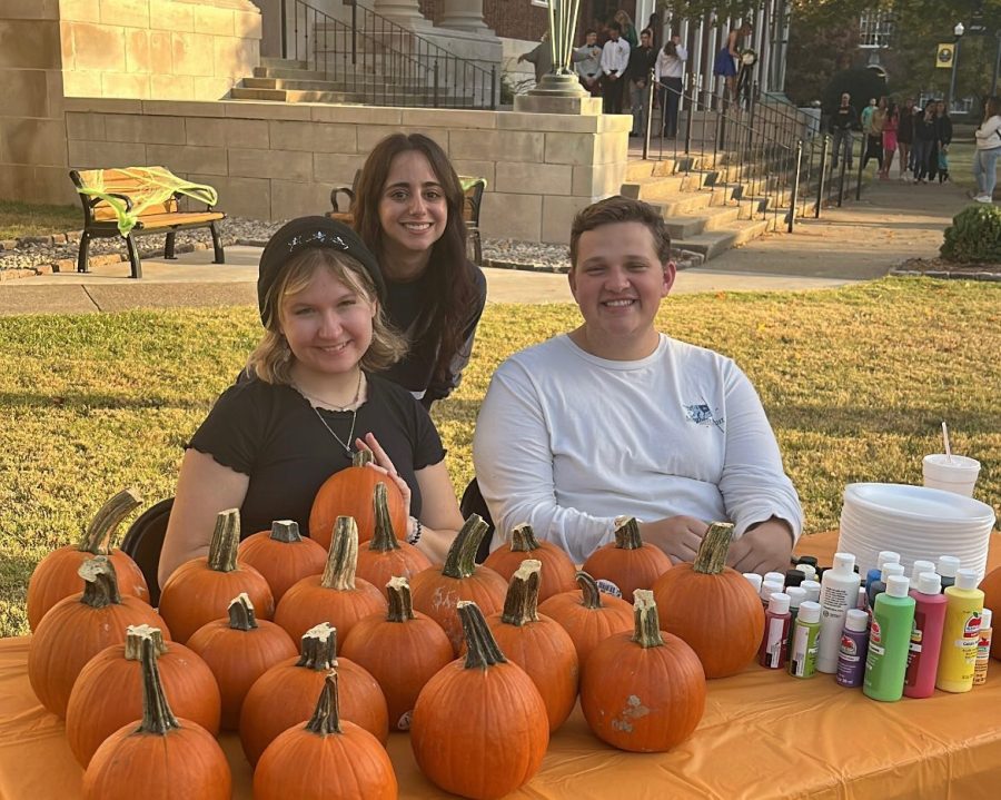 Members of UNICEF hosting a pumpkin painting booth at the UNICEF Halloween Carnival held at the Murray State Quad on Friday, Oct. 21. (Photo Courtesy of Kennedy Trypus) 