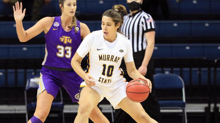 Junior Center No. 10 Lucia Operto posts up against a Tennessee Tech defender during her sophomore season. (Photo courtesy of Dave Winder/ Racer Athletics)
