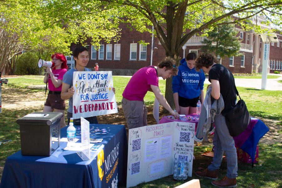 The Murray State Planned Parenthood Generation Action Chapter hosts a rally on Tuesday, April 11 to inform the campus of ways to support Trans Youth in Kentucky. (Dionte Berry/ The News)