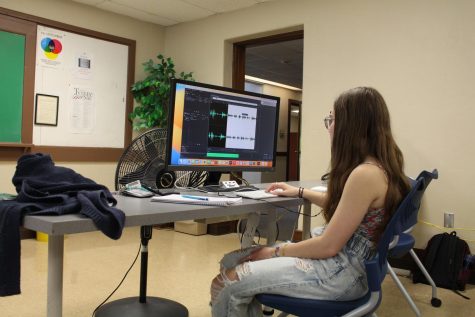 Sophomore journalism major Ania Boutin uses Adobe Audition in Wrights JMC 210 Podcasting: Telling Stories With Sounds course. (Dionte Berry/The News)