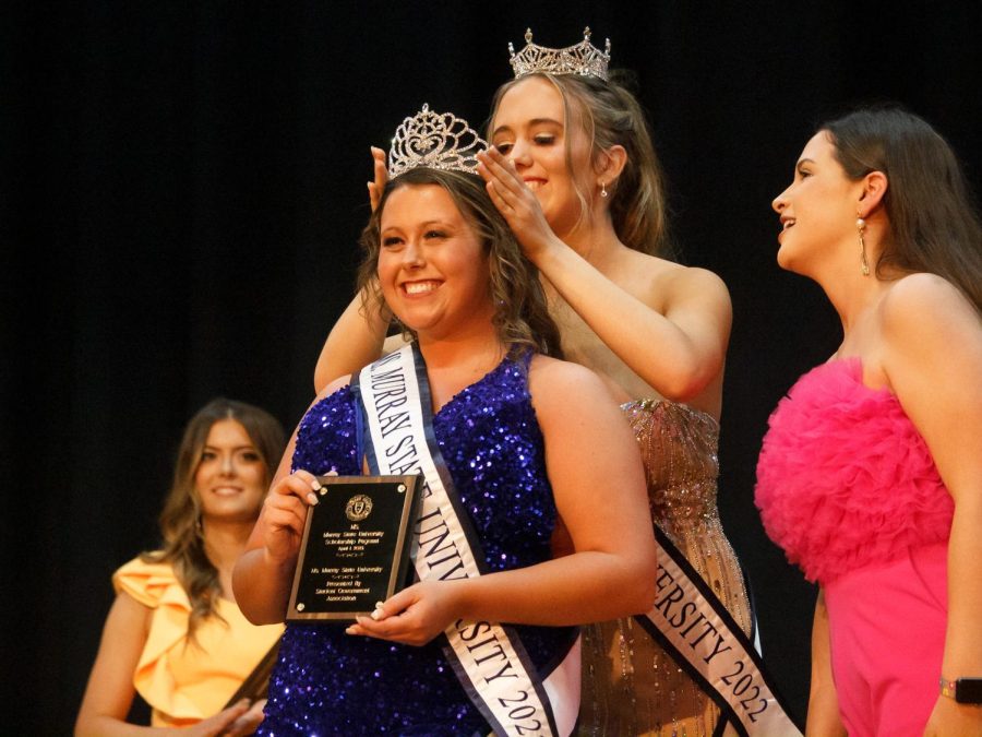 Junior agriculture business major Ellie McGowan receives the 2023 Ms. MSU crown from 2022 Ms. MSU Hanan Stiff. (Rebeca Mertins Chiodini/ The News)