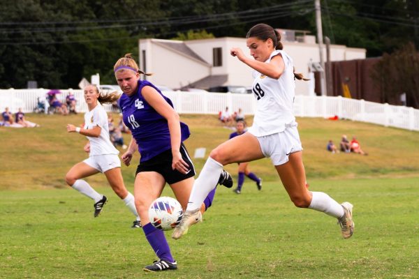 Sophomore forward Syndey Etter settles a ball on her way down the pitch.