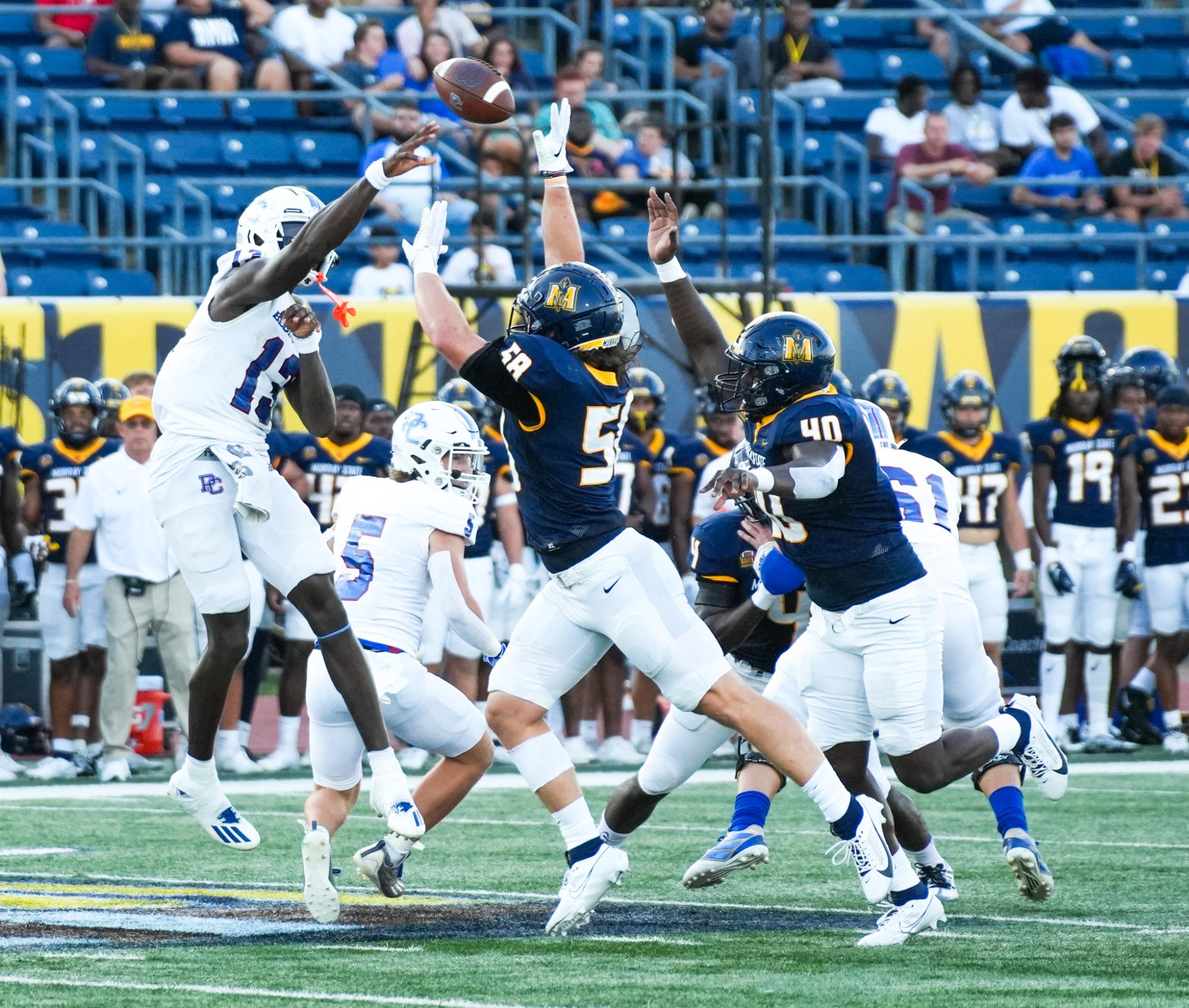 PHOTOS: Racers Football vs Presbyterian College – The Murray State News