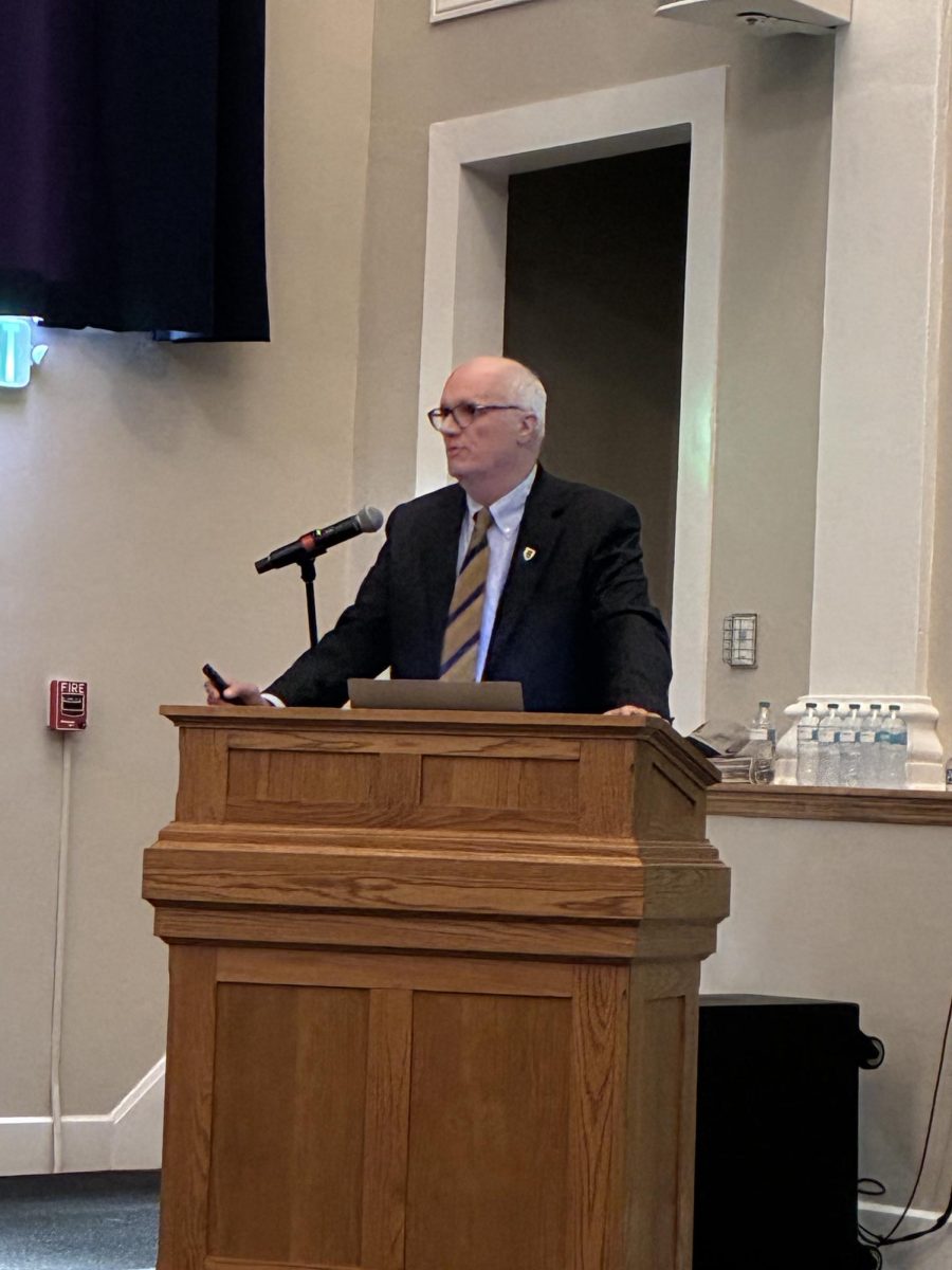 Bob Jackson speaks at the town hall 