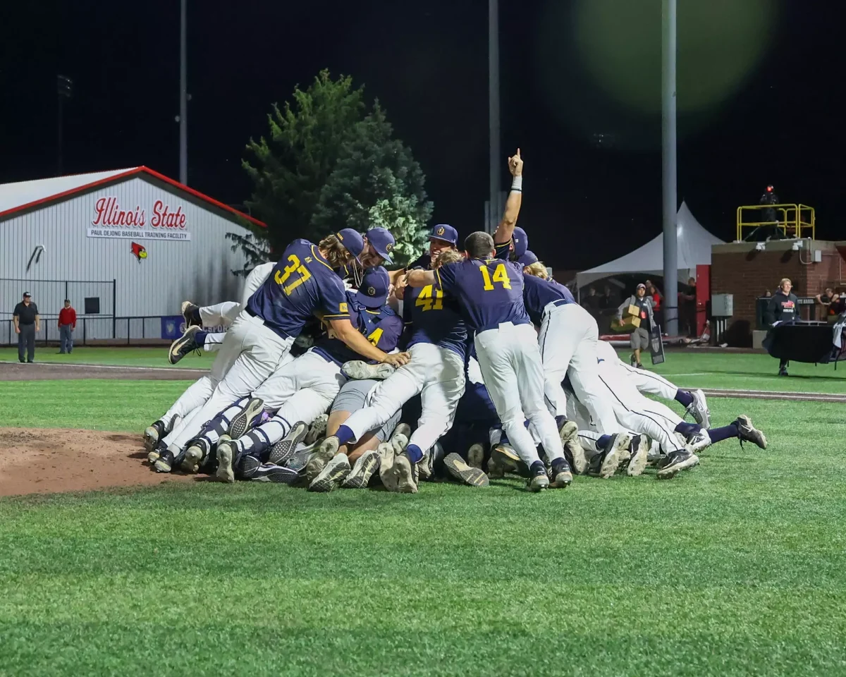 Murray State celebrates winning the Missouri Valley Conference championship.
Photo courtesy of Murray State Athletics/David Eaton