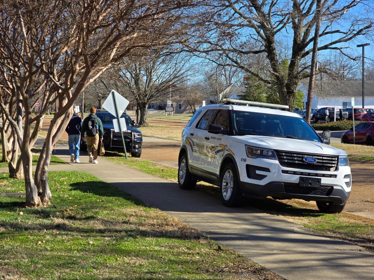 Murray State Police parked outside Waterfield Library